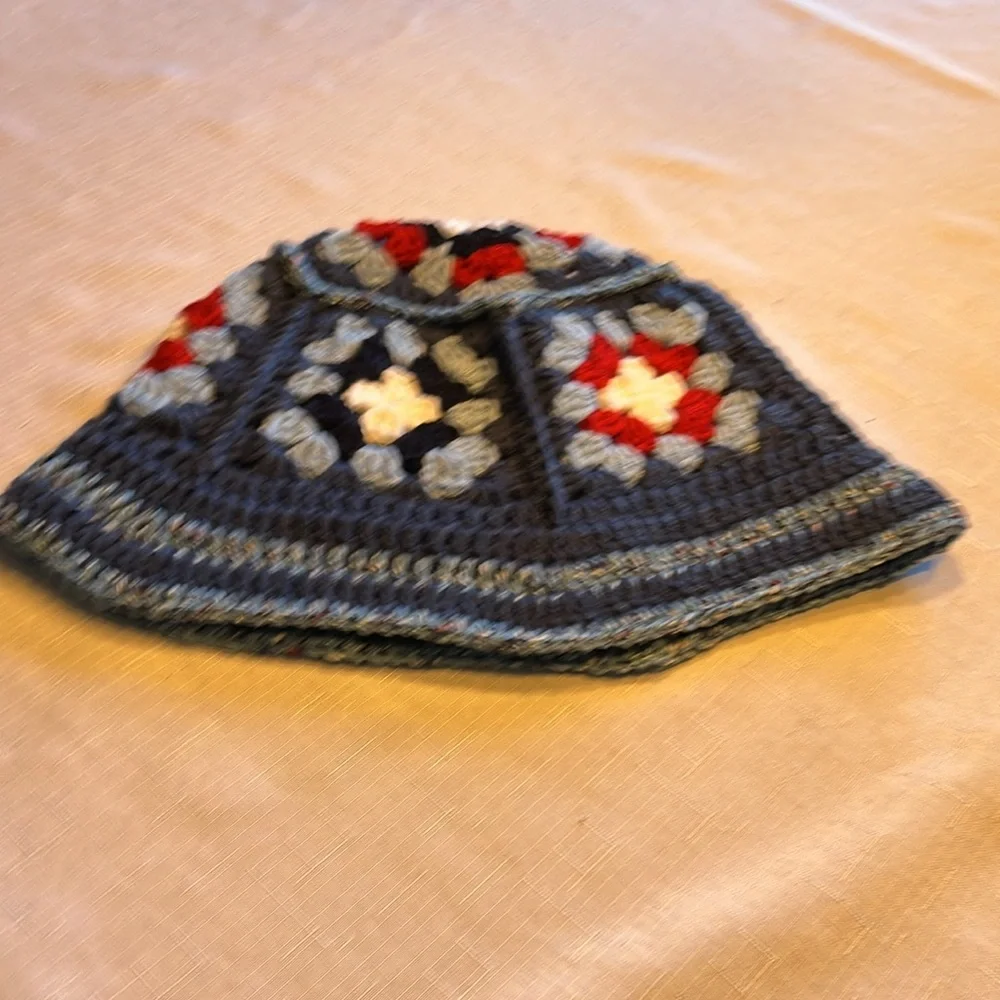 New Hand Crochet Unisex Granny Square Hat - Picture 3 of 5